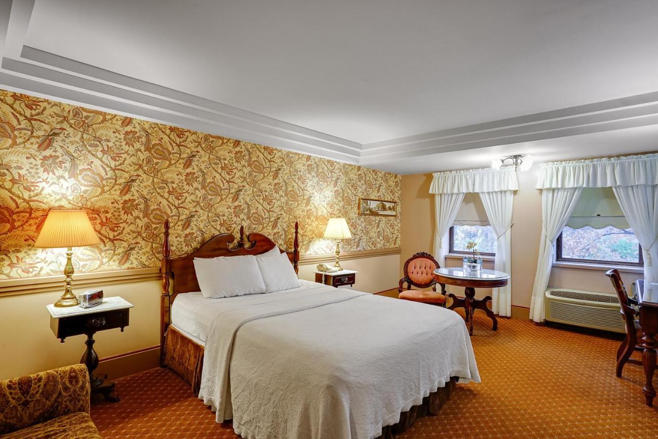The Clarkson Inn Potsdam Extérieur photo